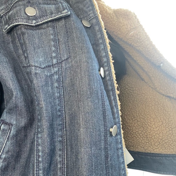 Vintage navy blue Jean jacket with brown fur collar - Picture 5 of 12